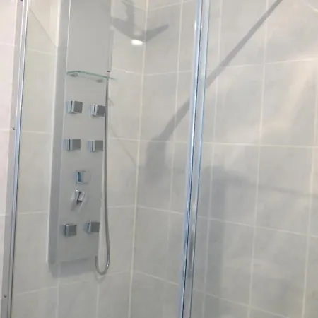 D'hotes Champagne Laval Louis